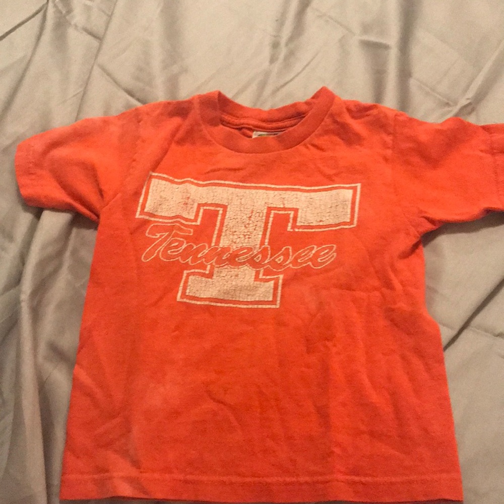 Size 2/4 Tennessee Vols crew neck T-shirt